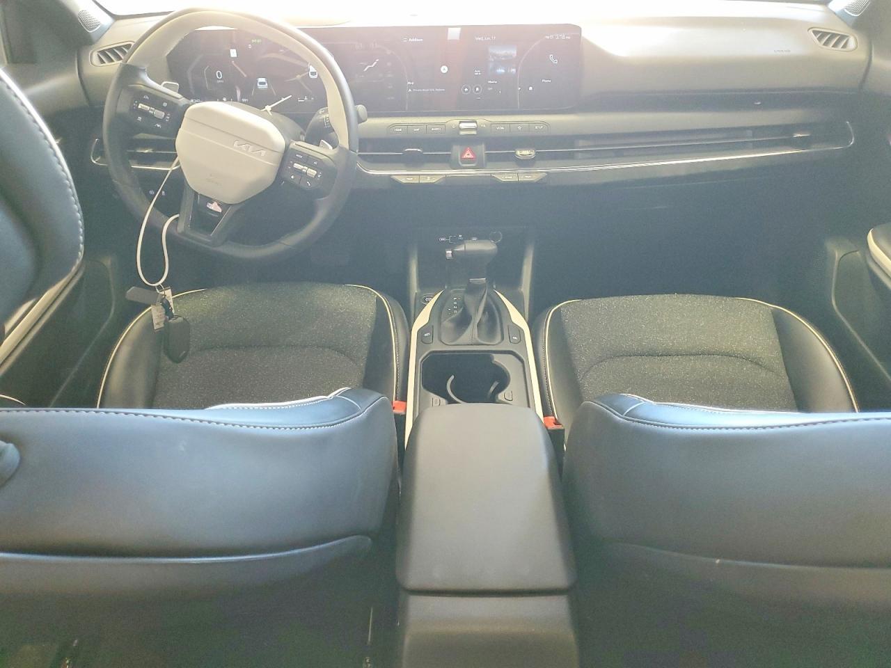 2025 Kia K4 Gt Line - zdjęcie 8