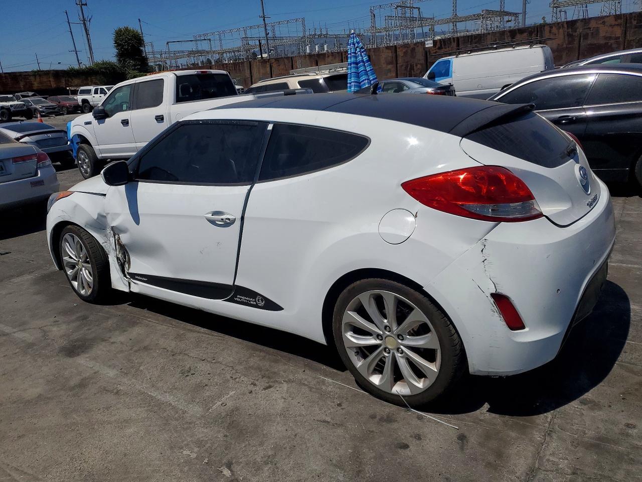 2016 Hyundai Veloster Base - zdjęcie 2
