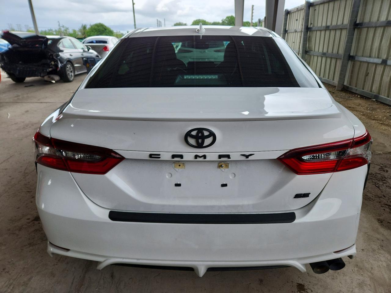 2022 Toyota Camry Se - zdjęcie 6