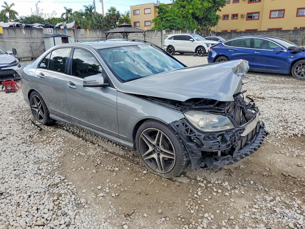 2014 Mercedes-Benz C 250 - zdjęcie 4