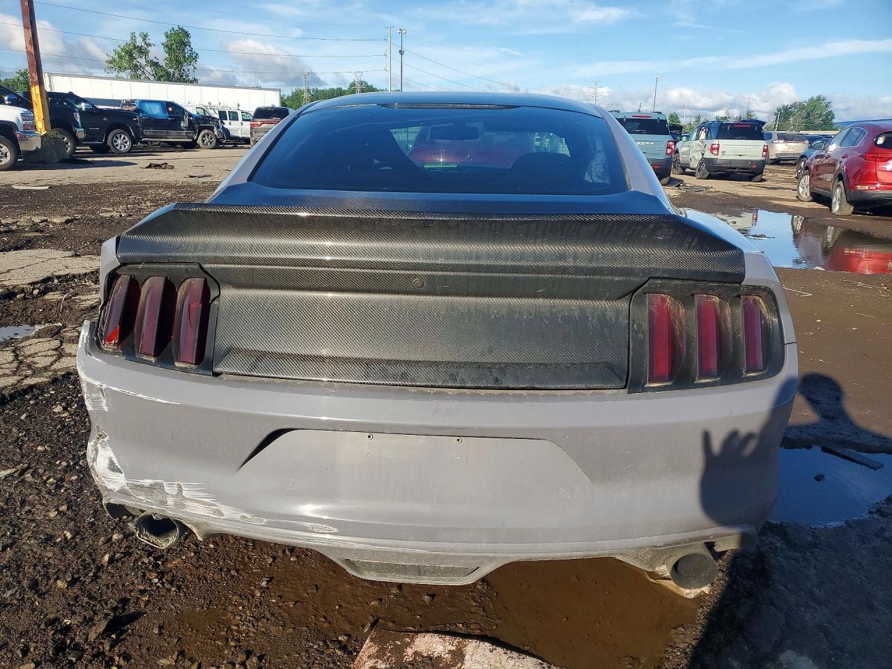 2017 Ford Mustang - zdjęcie 6