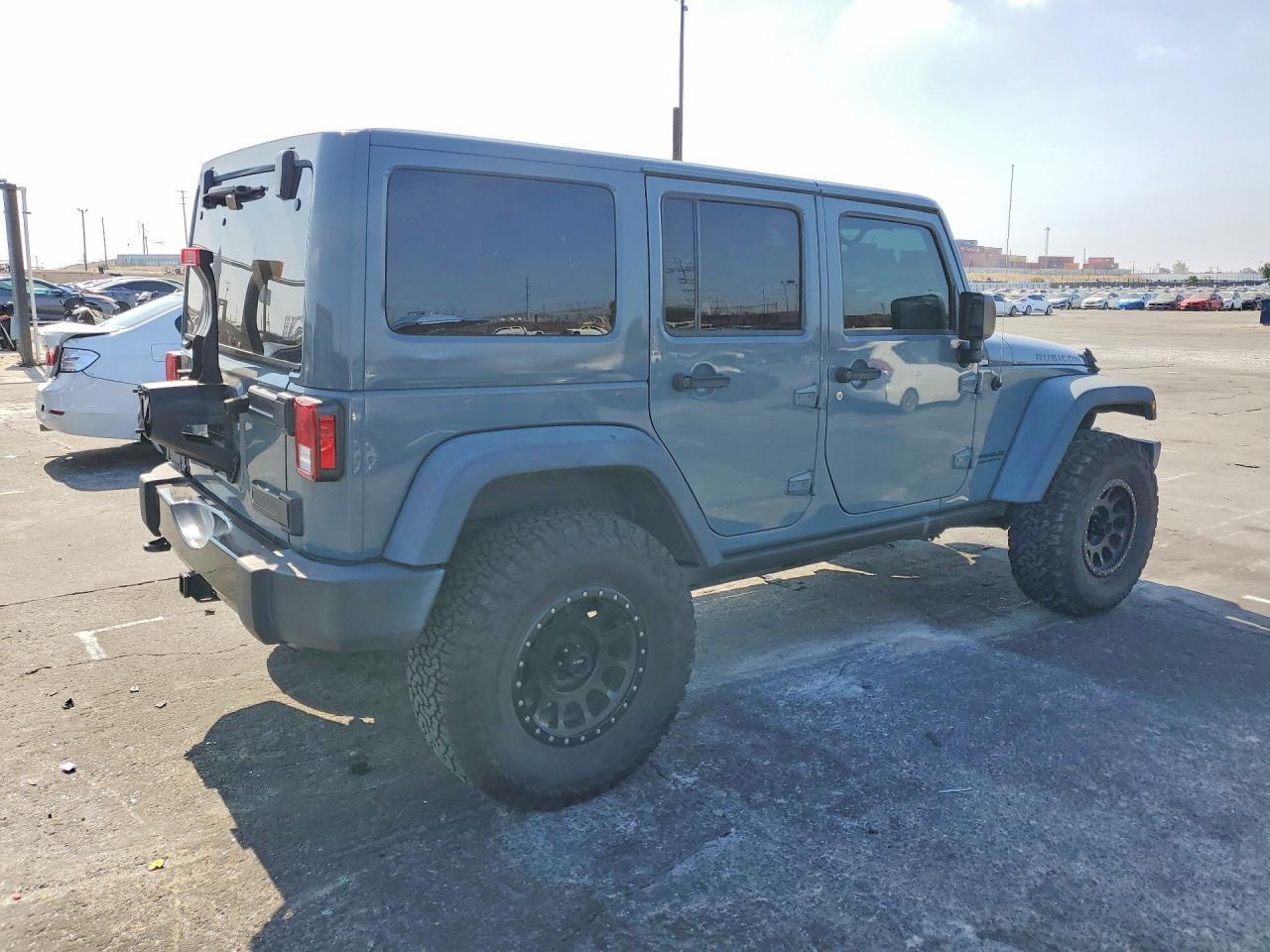 2015 Jeep Wrangler Unlimited Rubicon - zdjęcie 3