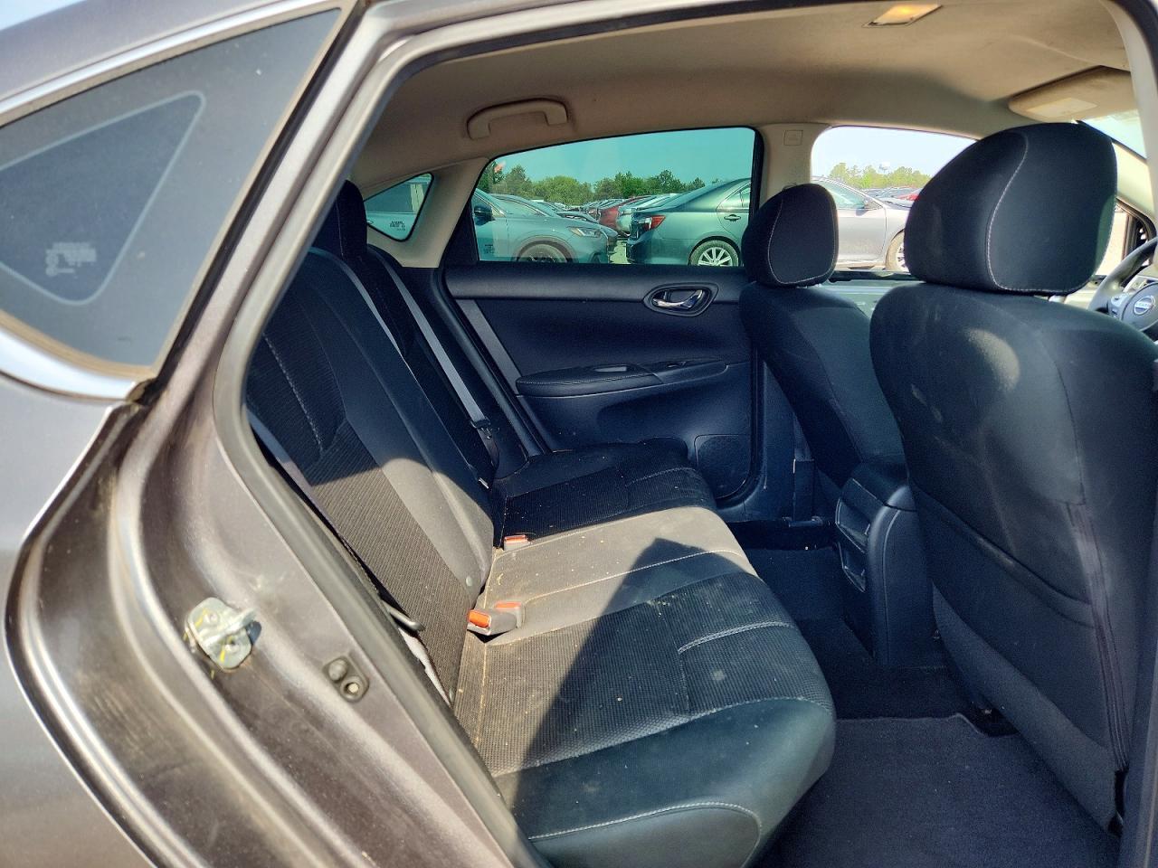 2018 Nissan Sentra S - zdjęcie 10