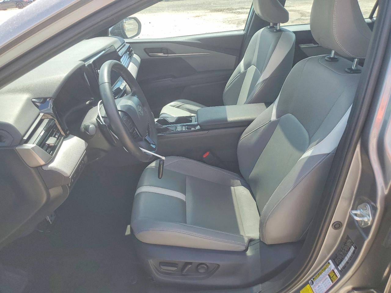 2025 Toyota Camry Se - zdjęcie 7