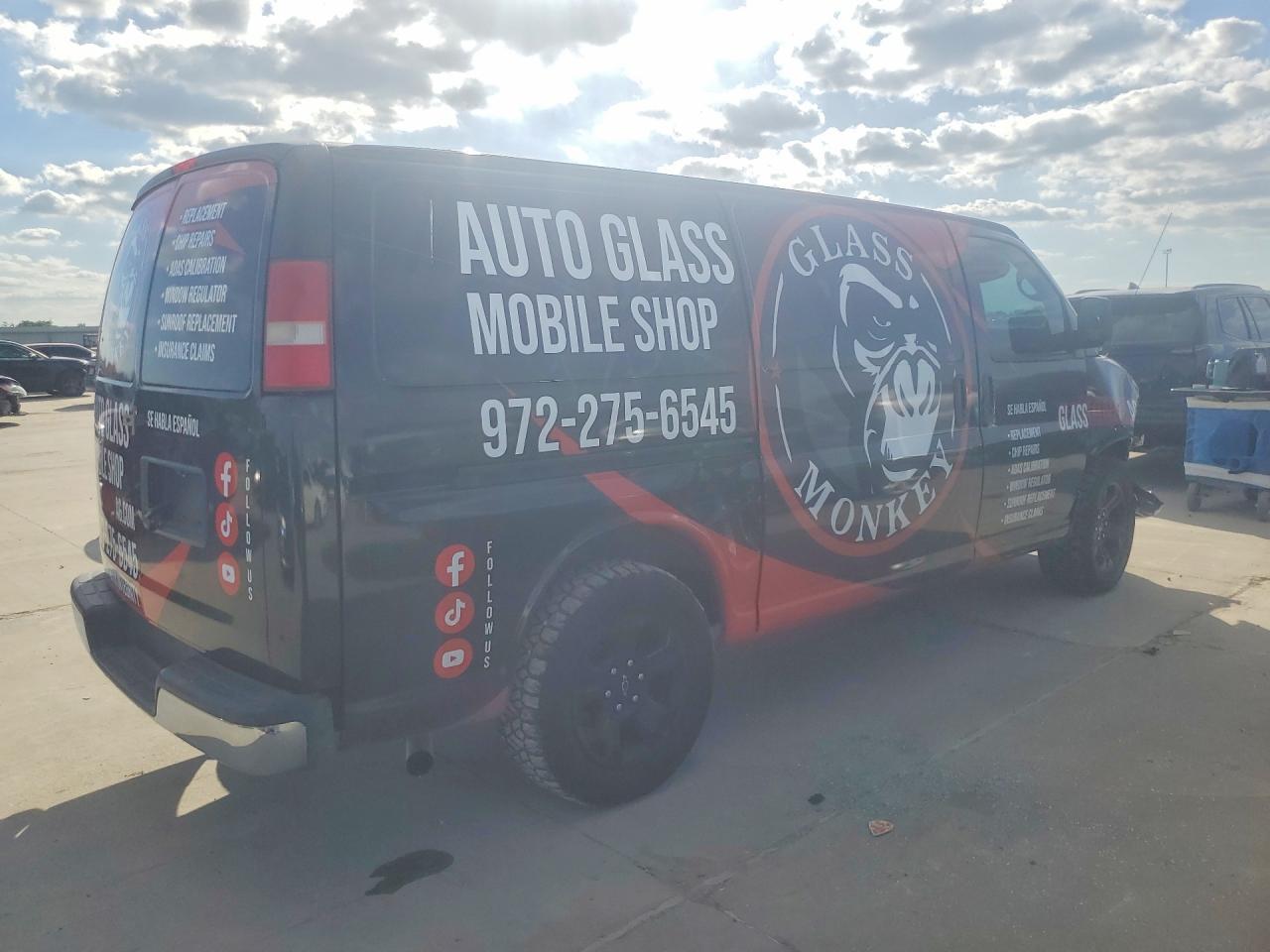 2014 Chevrolet Express G1500 - zdjęcie 3