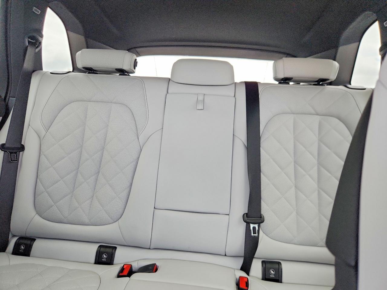 2024 BMW X5 xDrive40I - zdjęcie 10