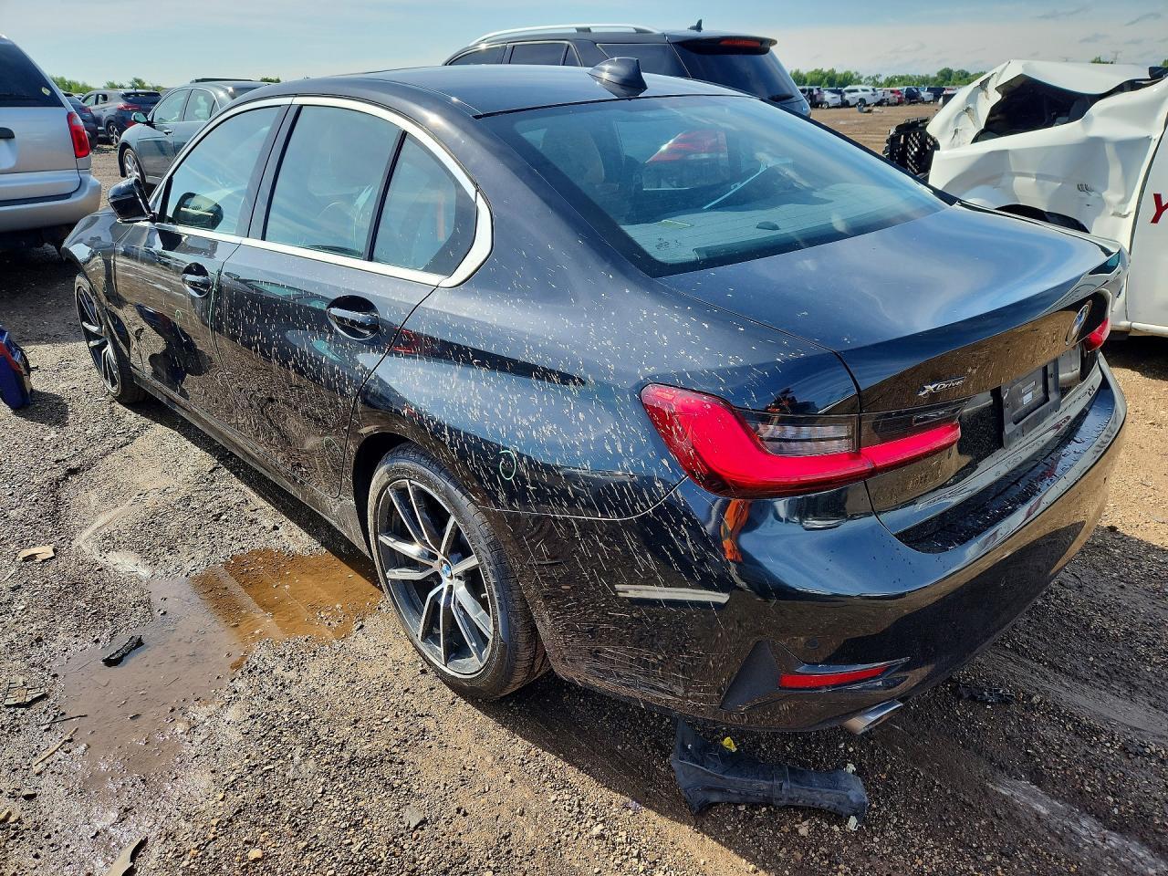 2019 BMW Seria 3 330i - zdjęcie 2