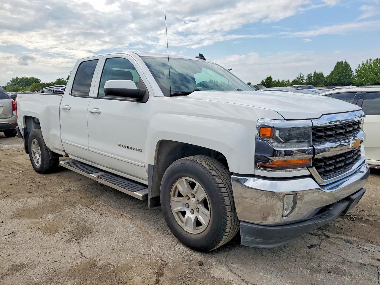 2017 Chevrolet Silverado K1500 Lt - zdjęcie 4