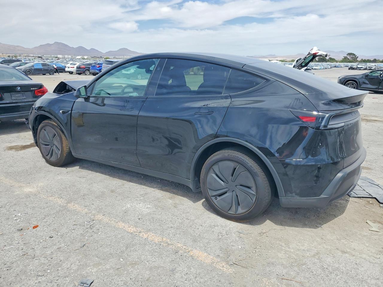 2026 Tesla Model Y - zdjęcie 2