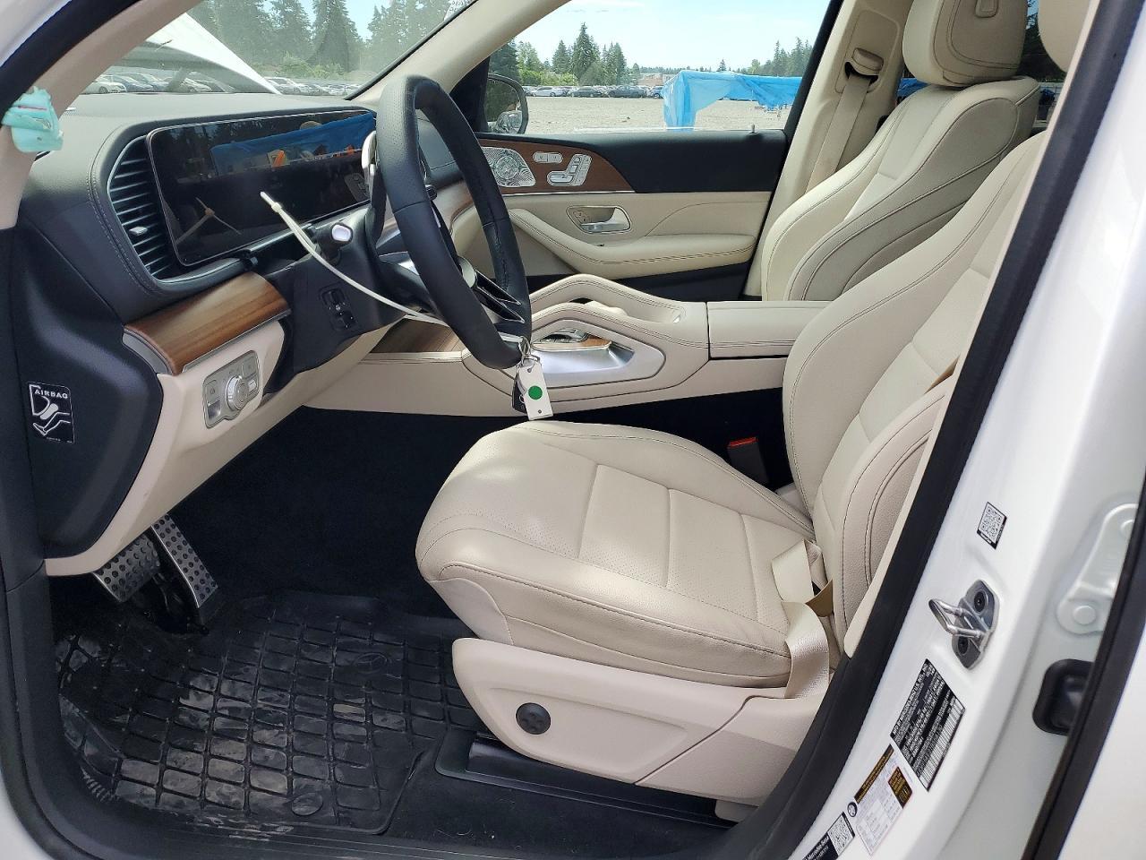 2026 Mercedes-Benz Gls 450 4Matic - zdjęcie 7