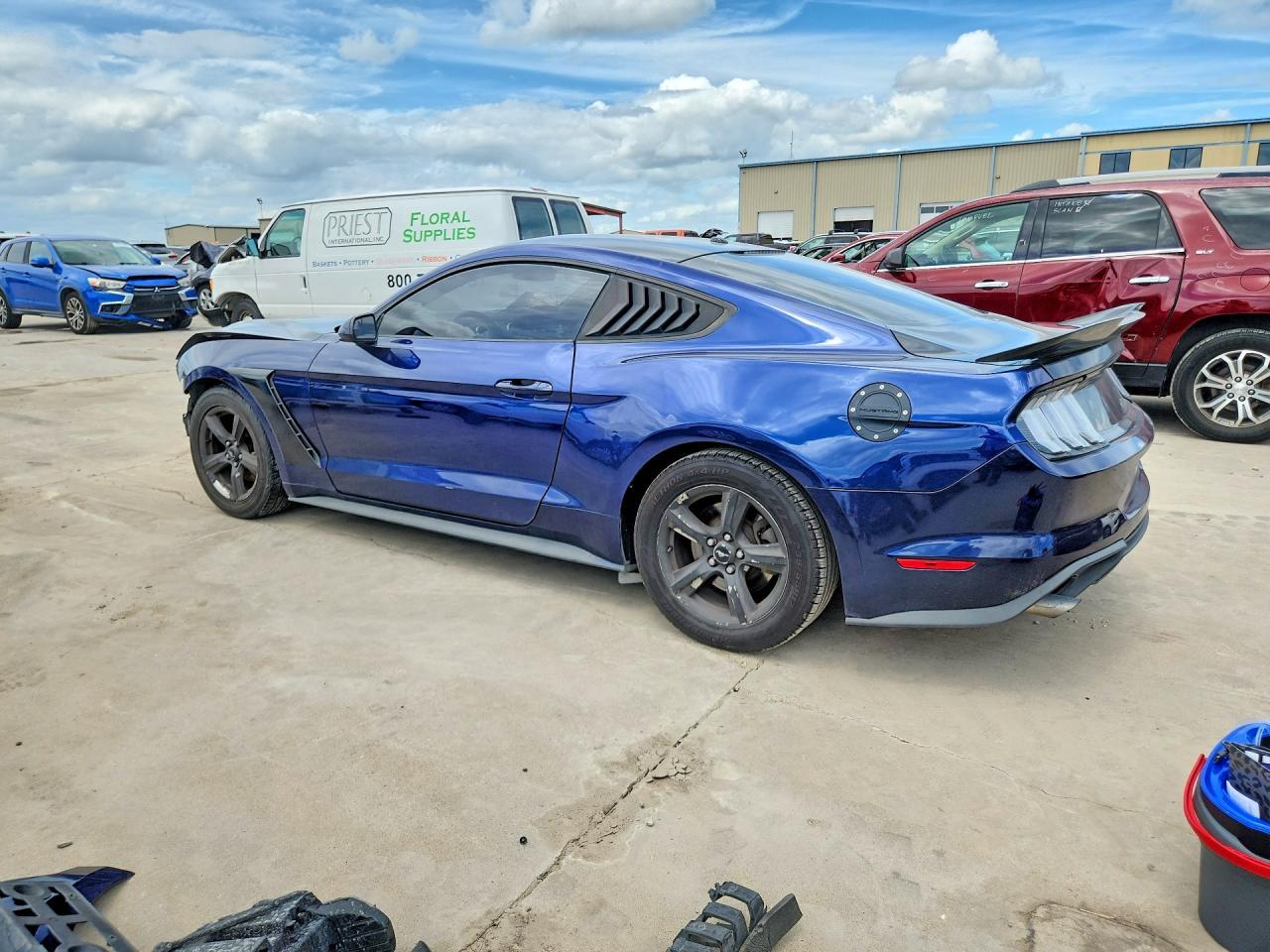 2019 Ford Mustang - zdjęcie 2