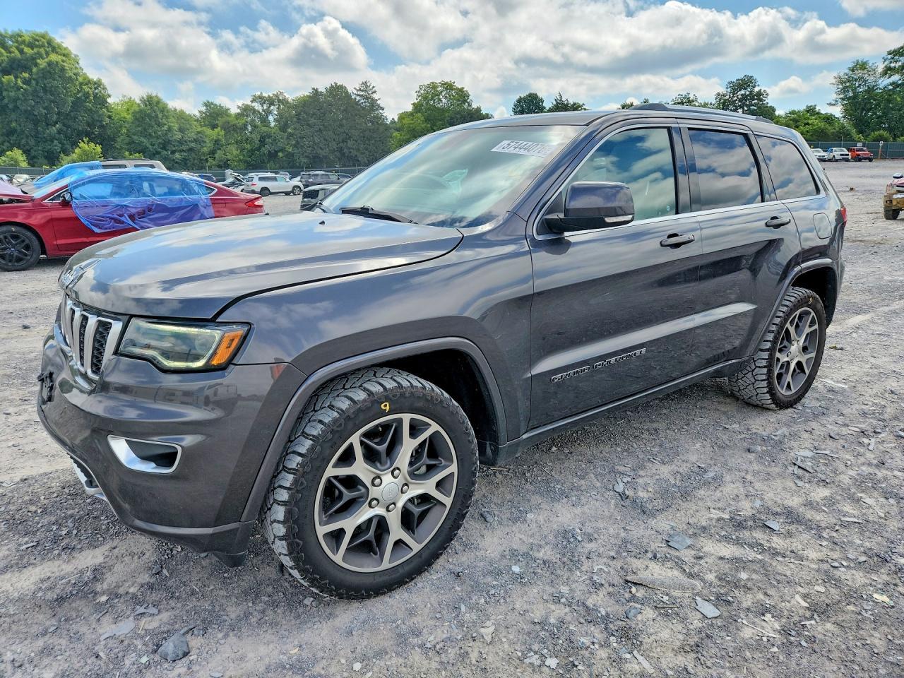 2018 Jeep Grand Cherokee - zdjęcie główne