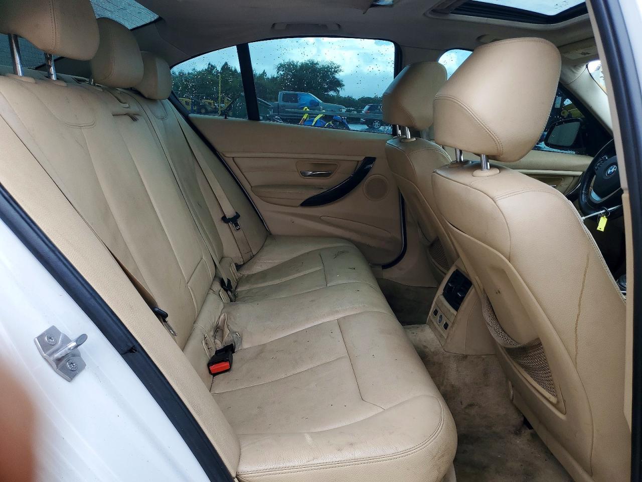 2013 BMW 335 I - zdjęcie 10