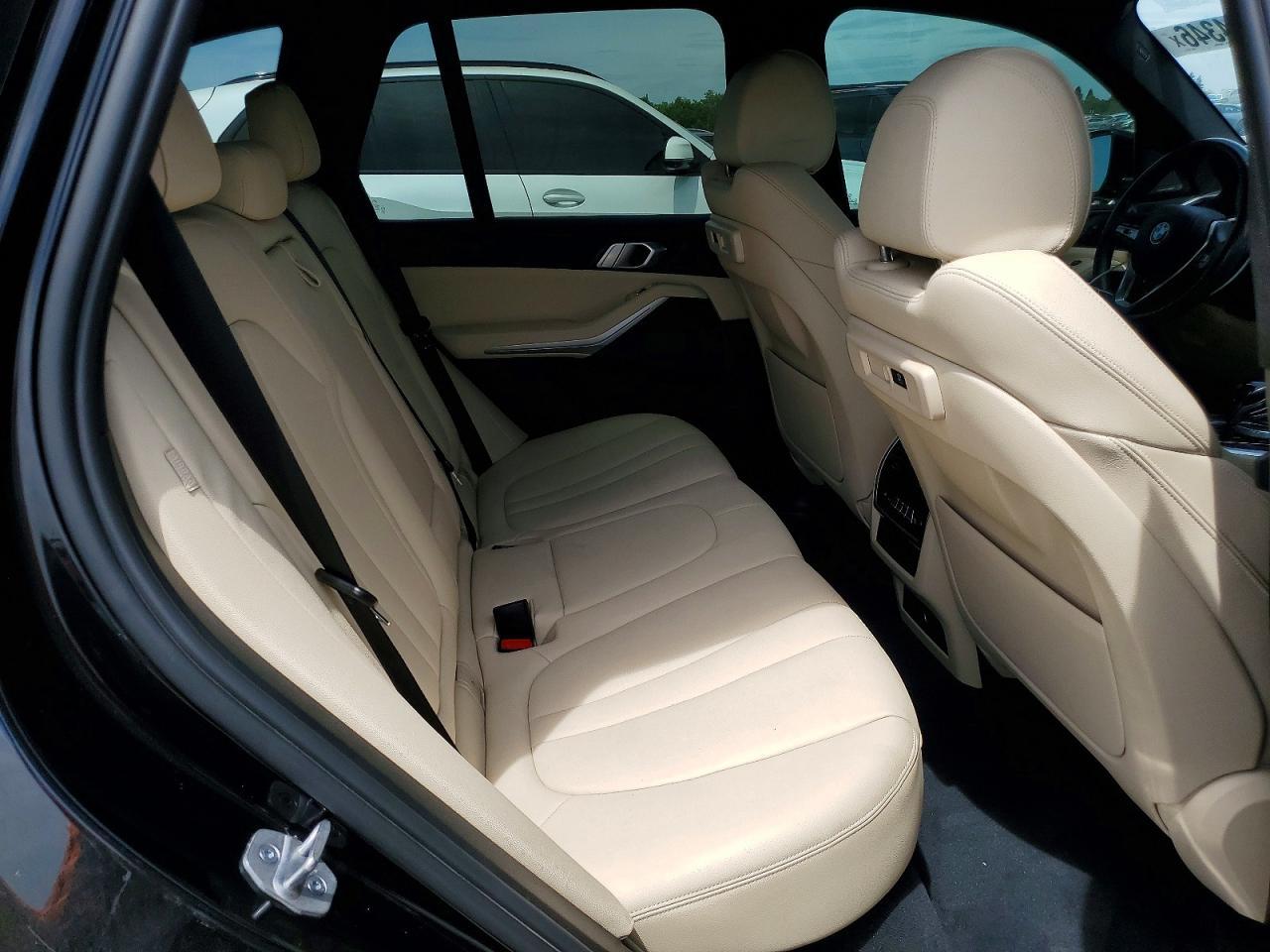 2021 BMW X5 xDrive45E - zdjęcie 11
