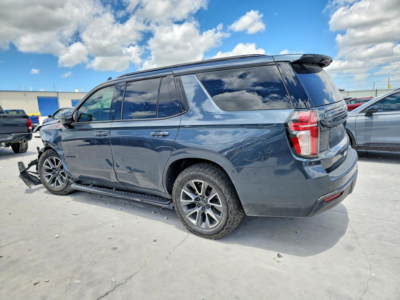 2021 Chevrolet Tahoe K1500 Z71 - zdjęcie 2
