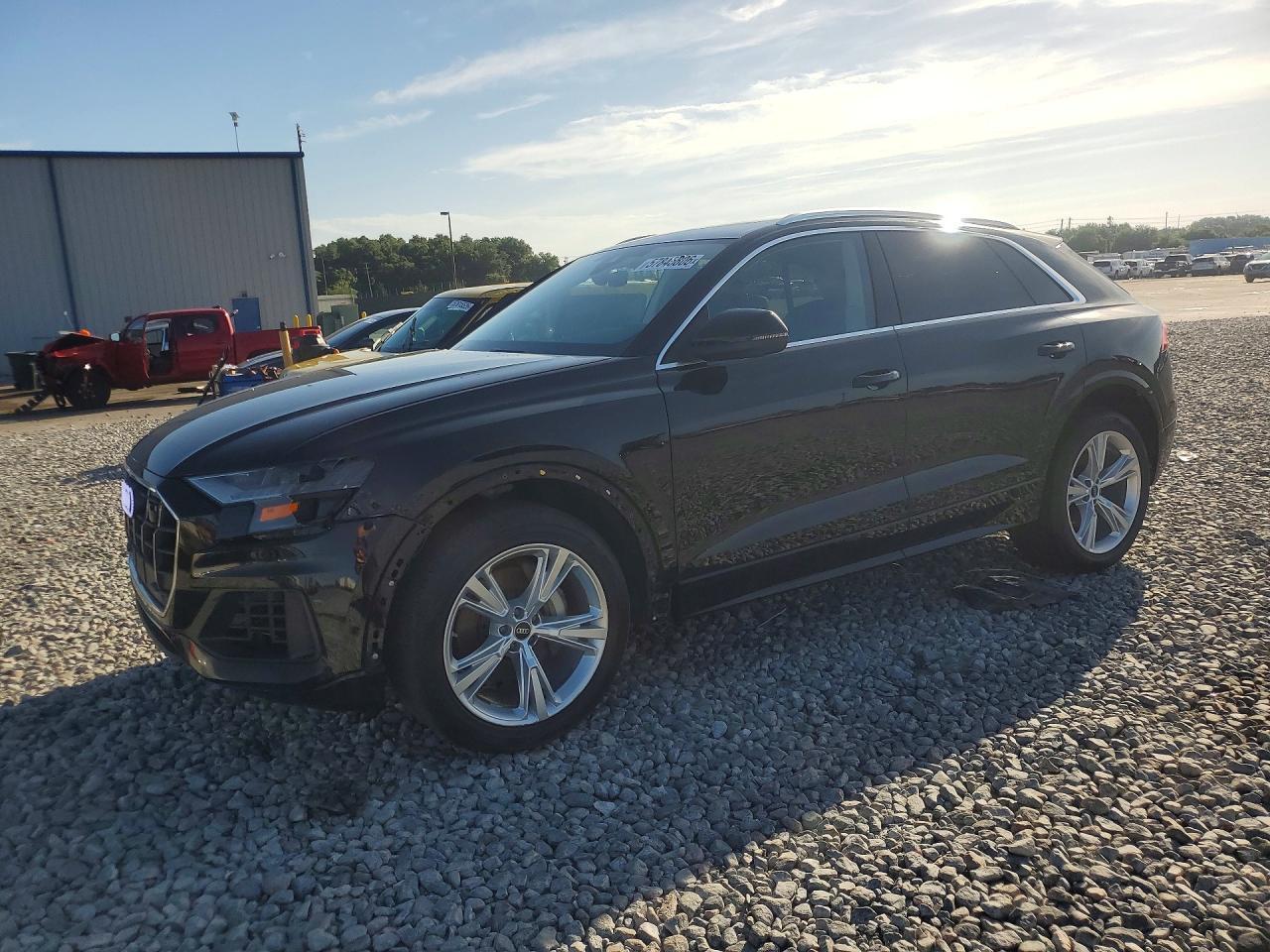 2023 Audi Q8 Premium - zdjęcie główne