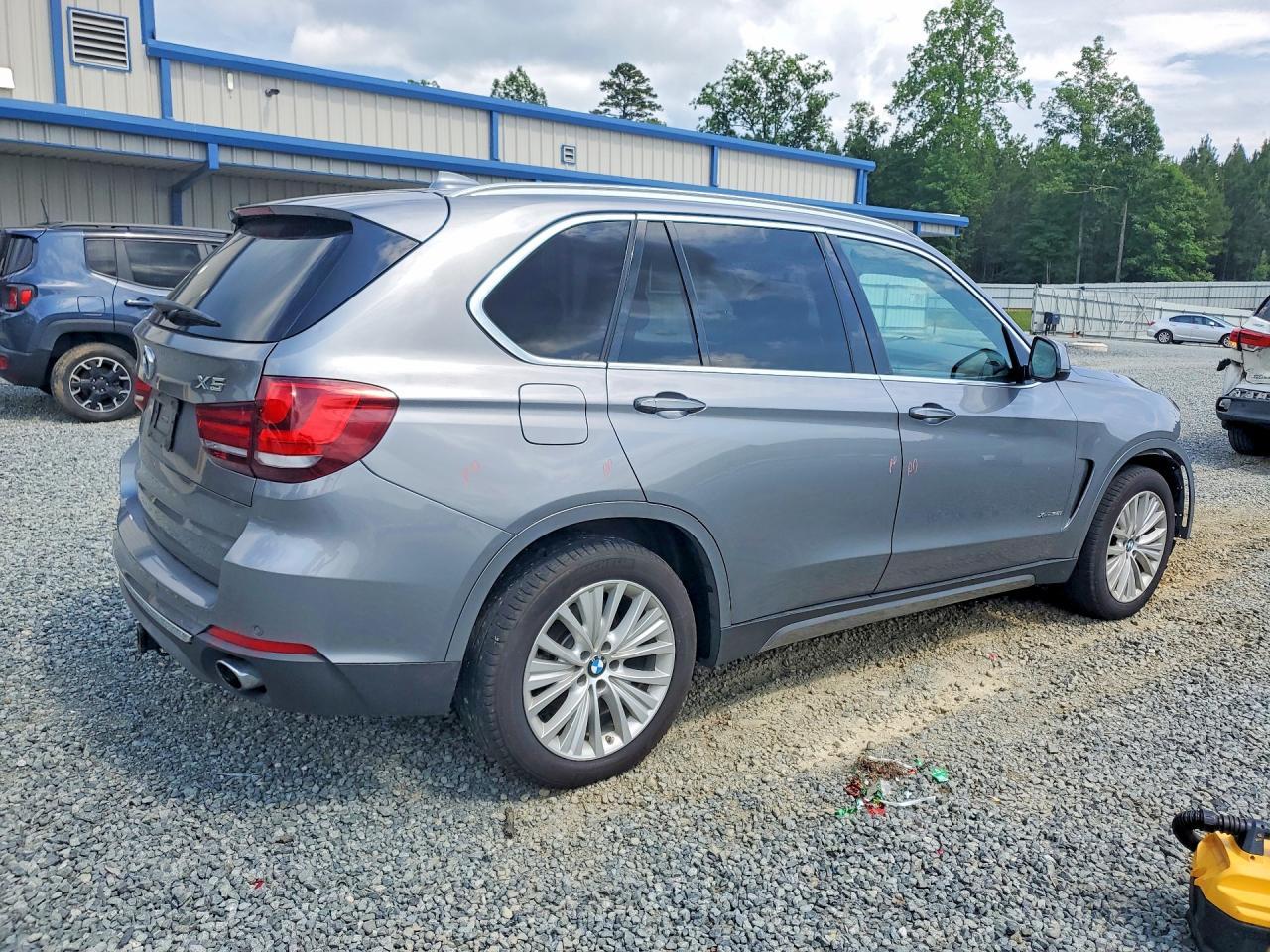 2016 BMW X5 xDrive35I - zdjęcie 3