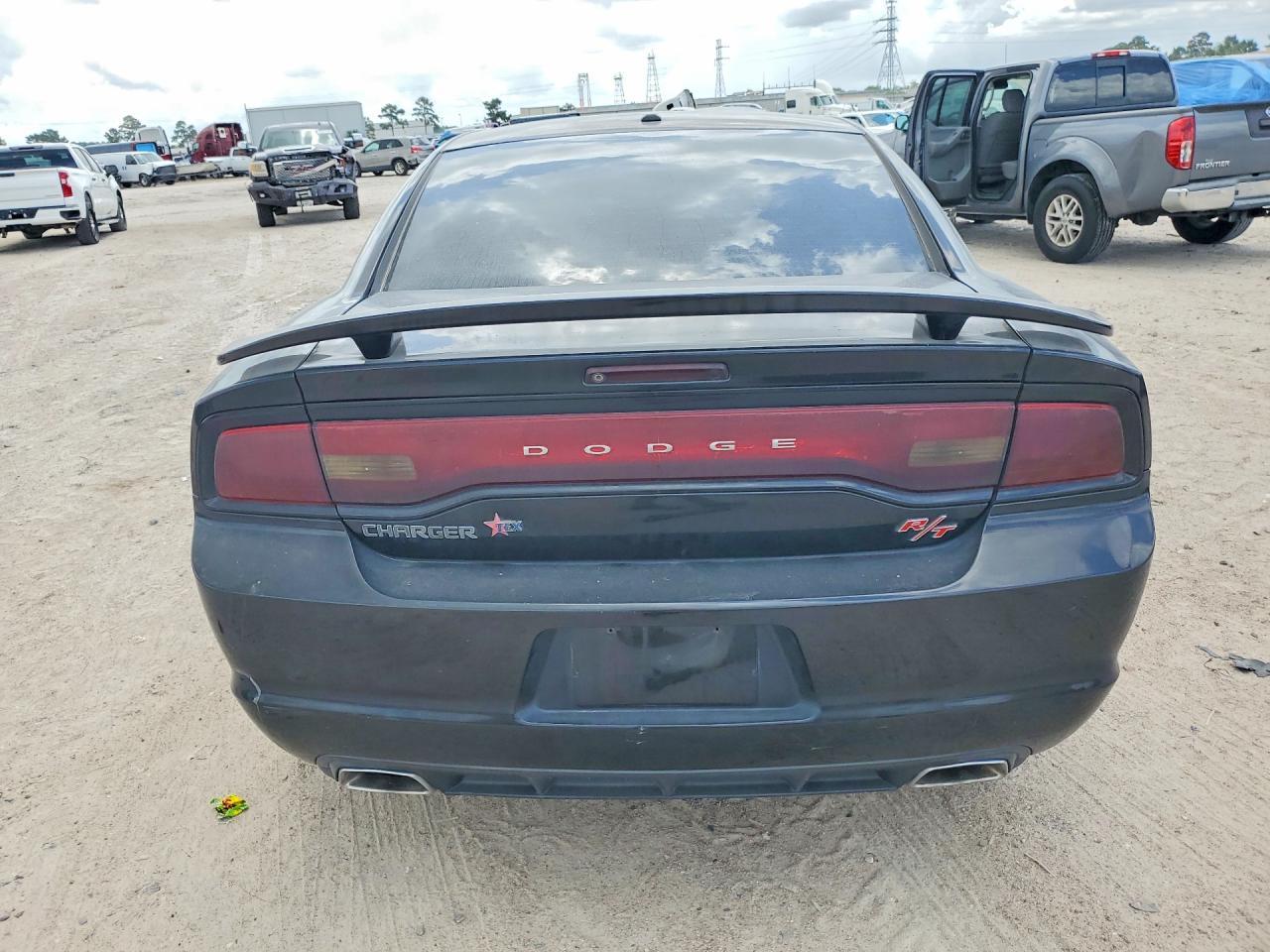 2014 Dodge Charger R - zdjęcie 6