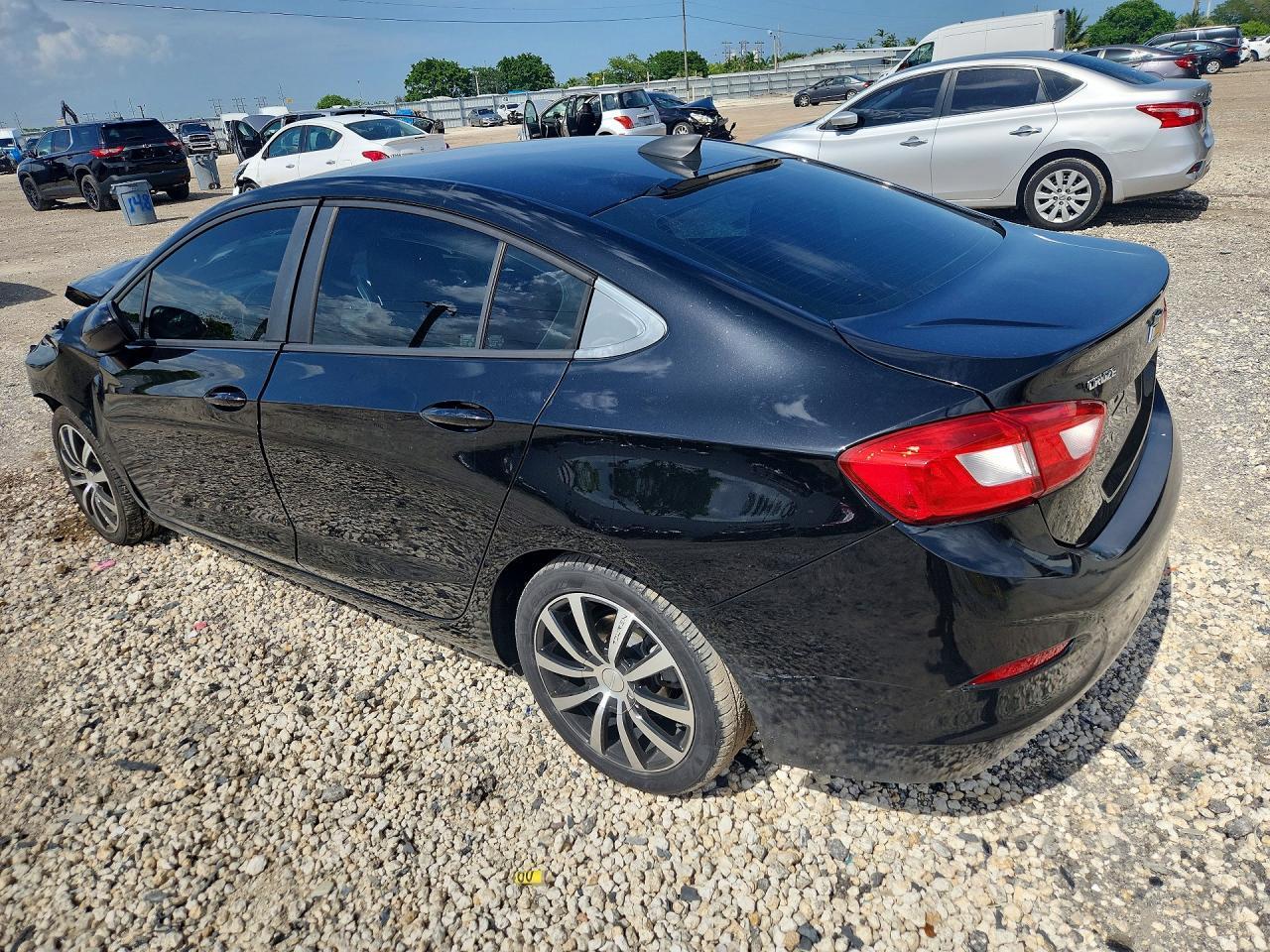 2017 Chevrolet Cruze Ls - zdjęcie 2