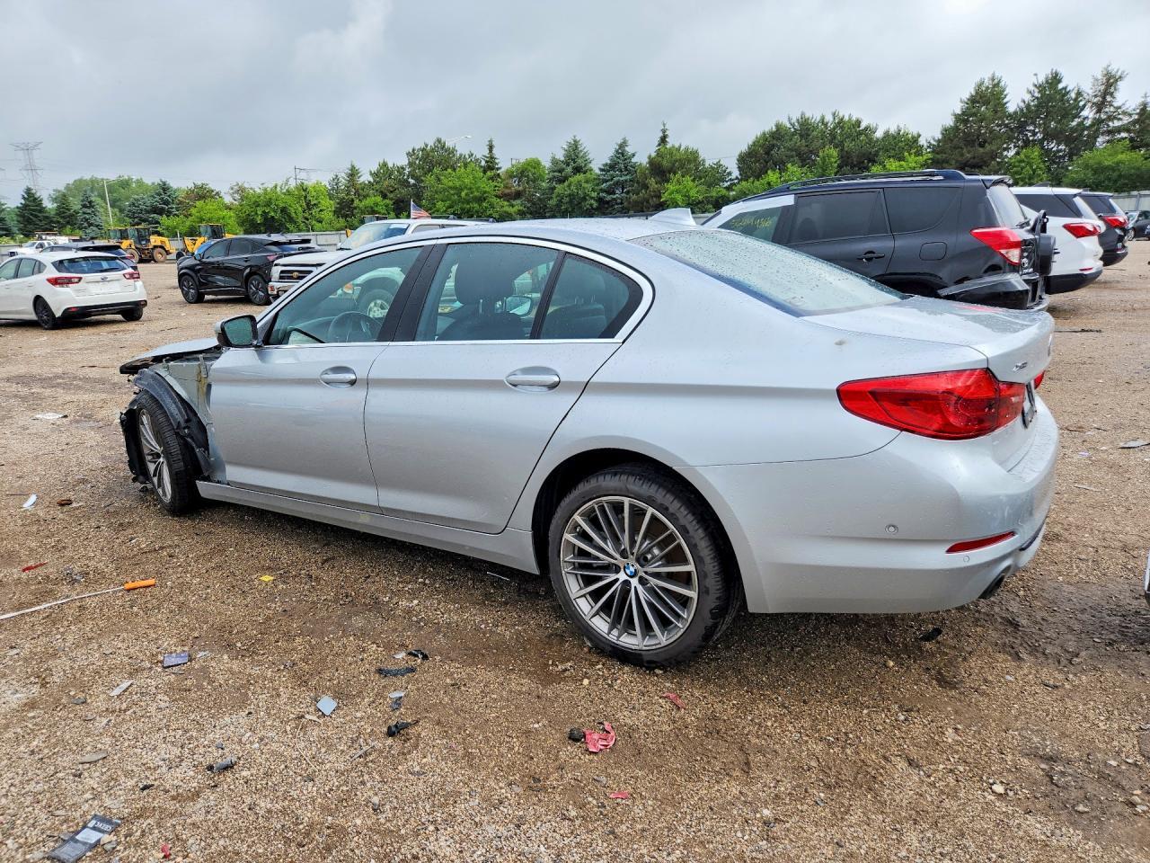 2019 BMW 530 Xi - zdjęcie 2