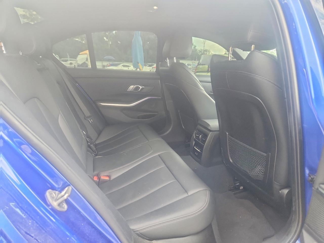 2022 BMW Seria 3 330i - zdjęcie 10
