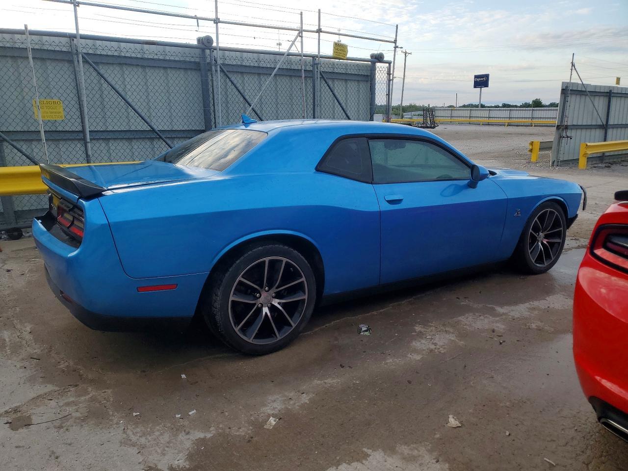 2016 Dodge Challenger R - zdjęcie 3