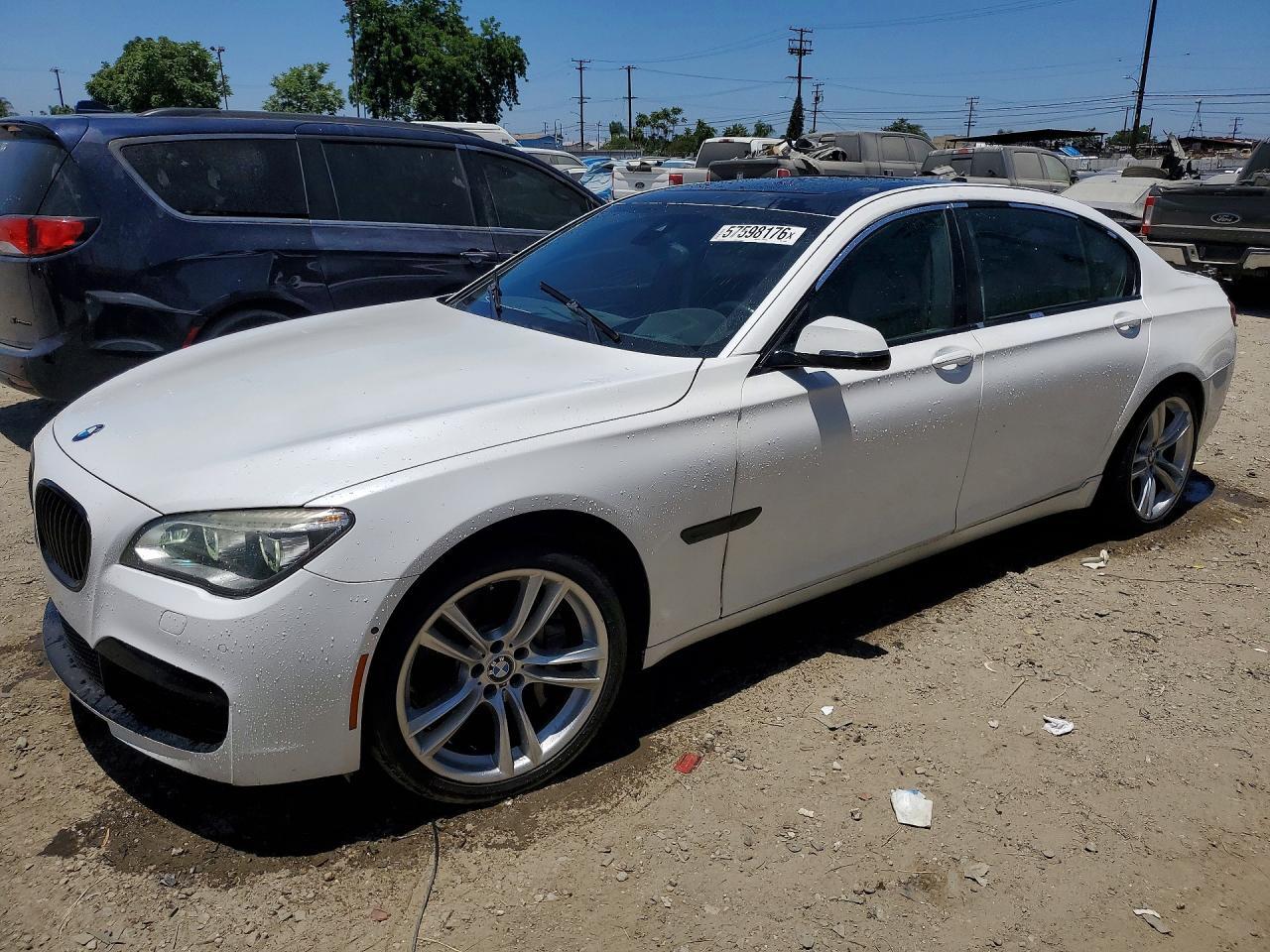 2014 BMW 750 Li - zdjęcie główne