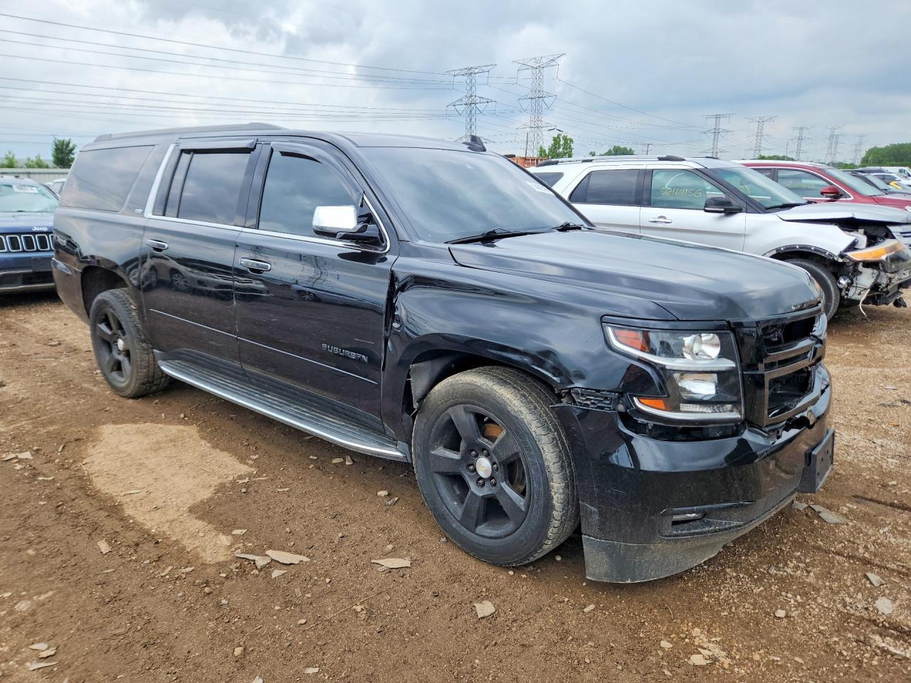 2016 Chevrolet Suburban - zdjęcie 4