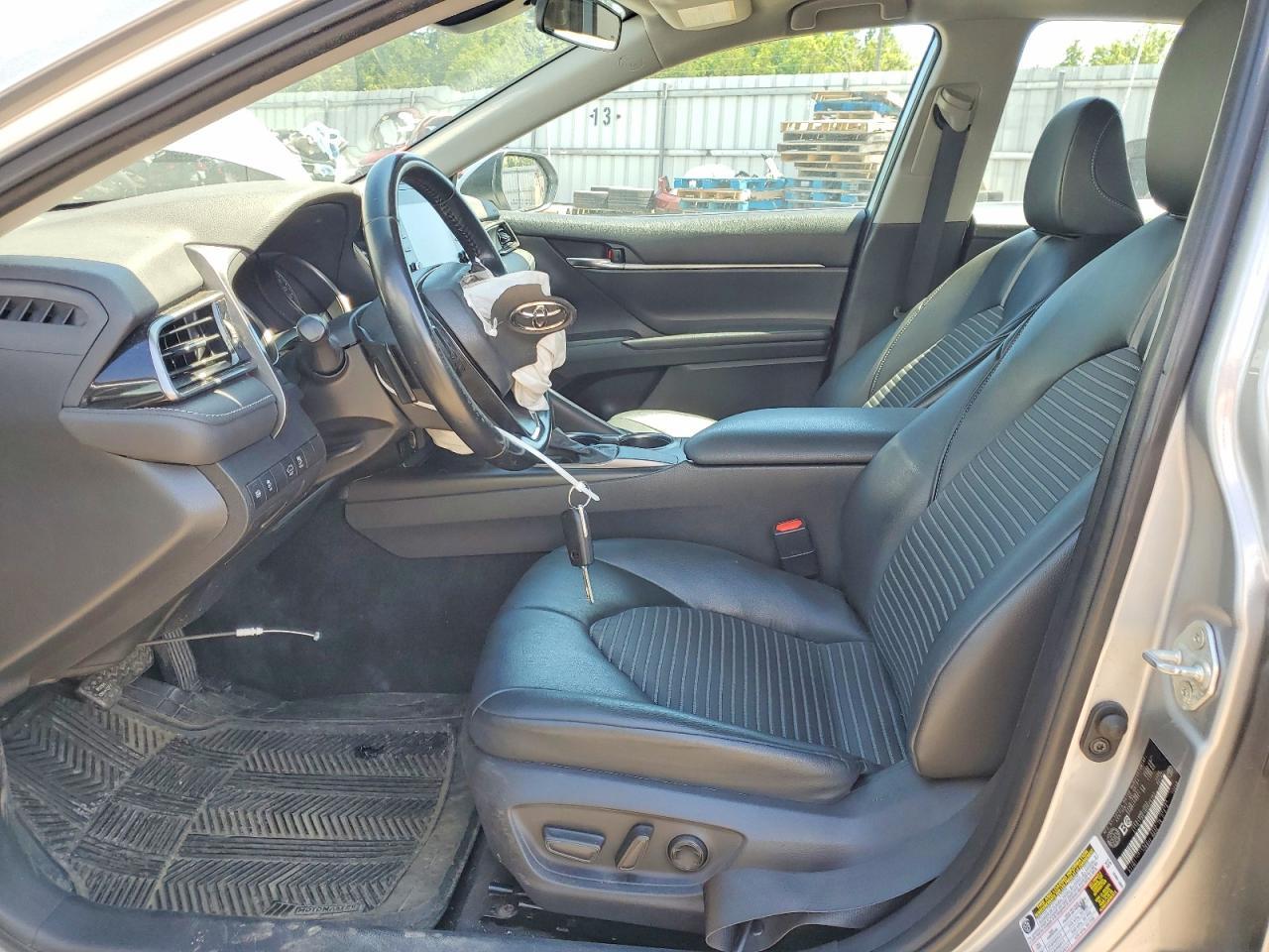 2022 Toyota Camry Se - zdjęcie 7