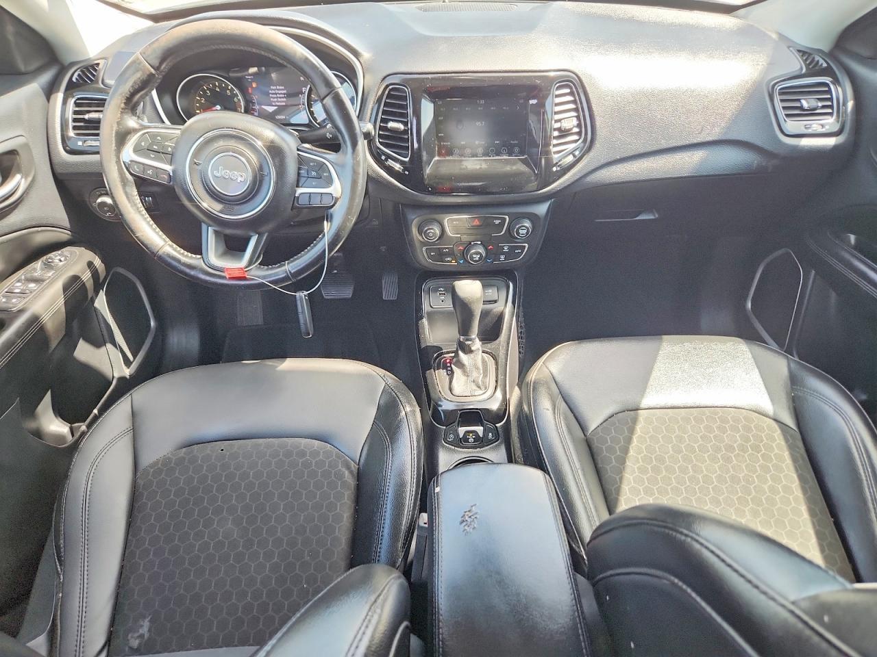 2020 Jeep Compass Latitude - zdjęcie 8