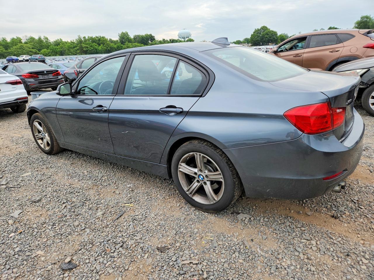 2015 BMW Seria 3 328i - zdjęcie 2