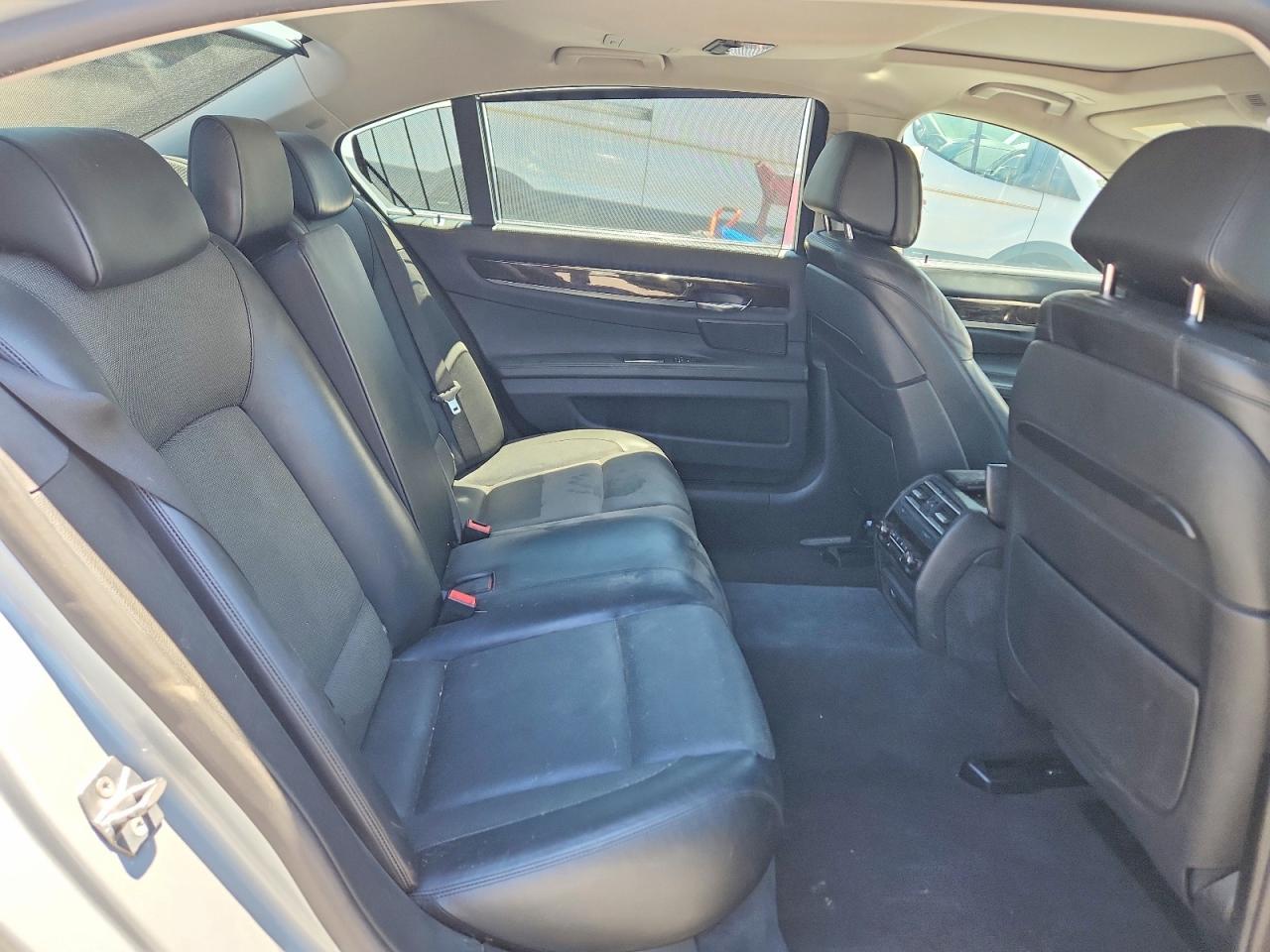 2013 BMW 750 Lxi - zdjęcie 10