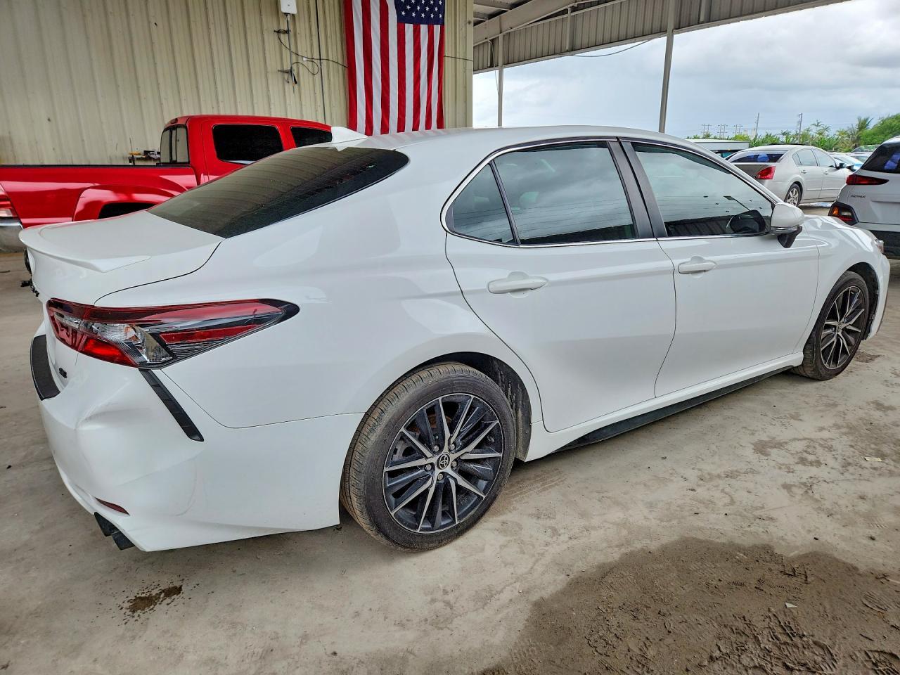 2022 Toyota Camry Se - zdjęcie 3