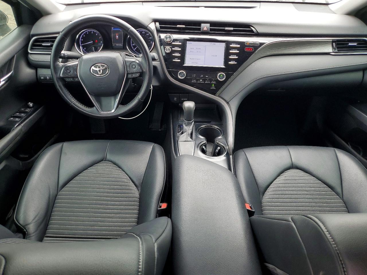2019 Toyota Camry Se - zdjęcie 8
