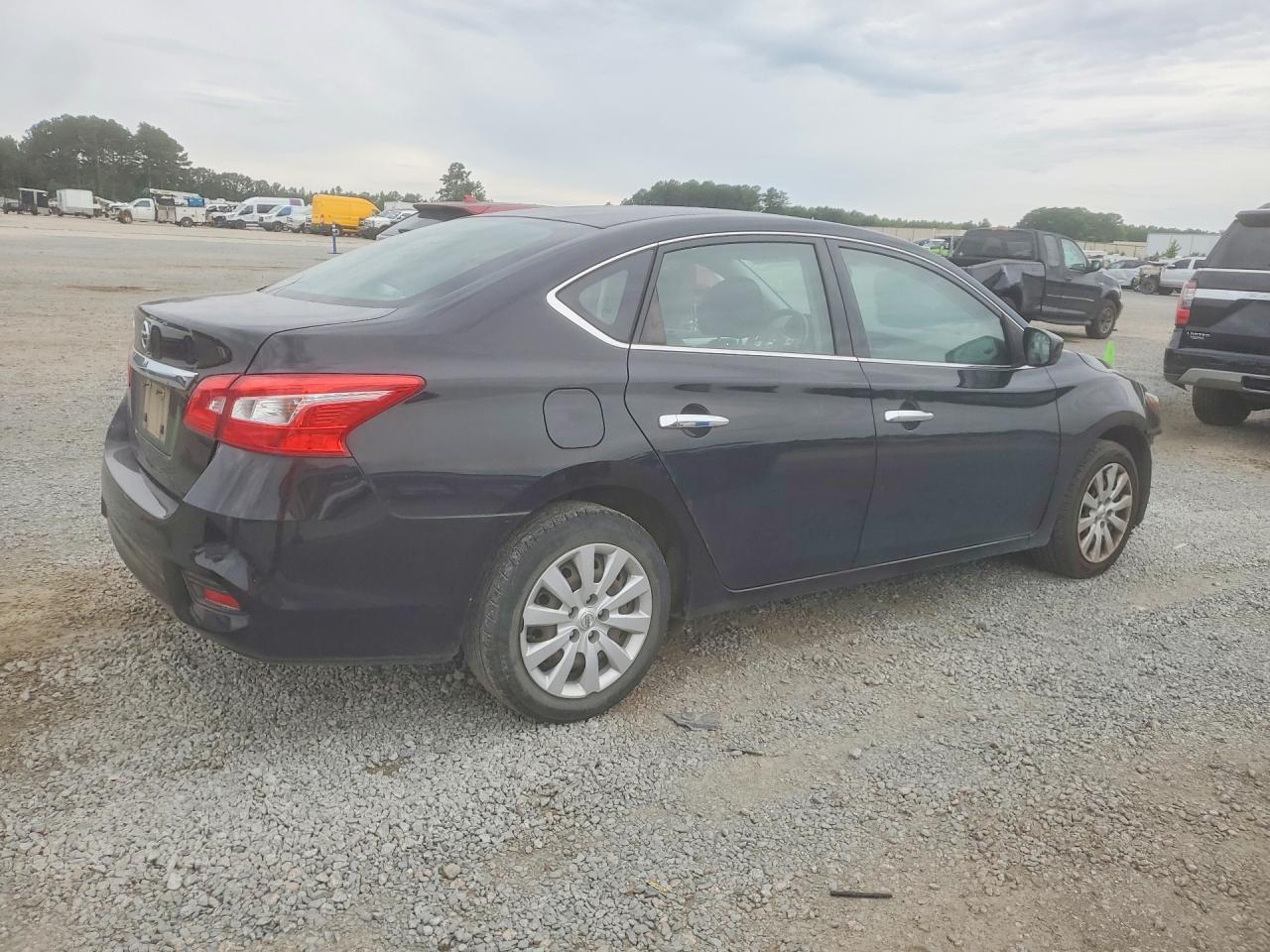 2019 Nissan Sentra S - zdjęcie 3