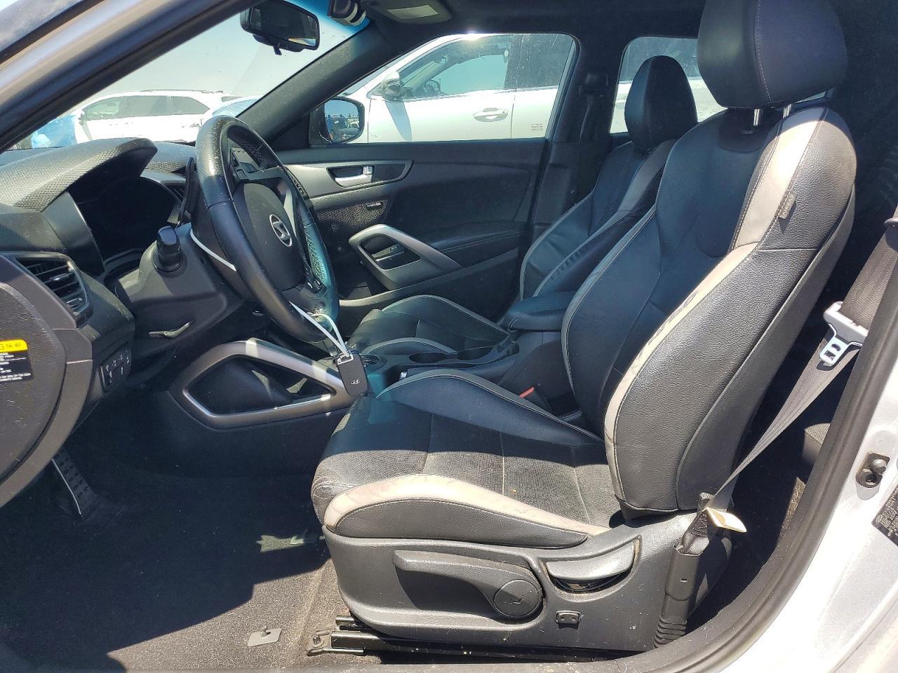2016 Hyundai Veloster Turbo - zdjęcie 7