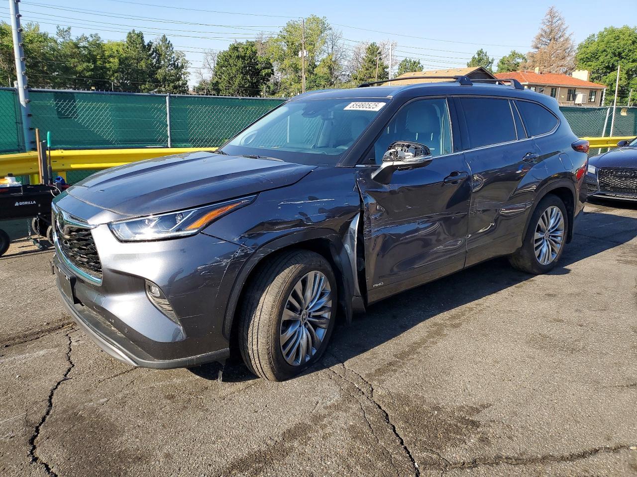 2025 Toyota Highlander Hybrid Platinum - zdjęcie główne