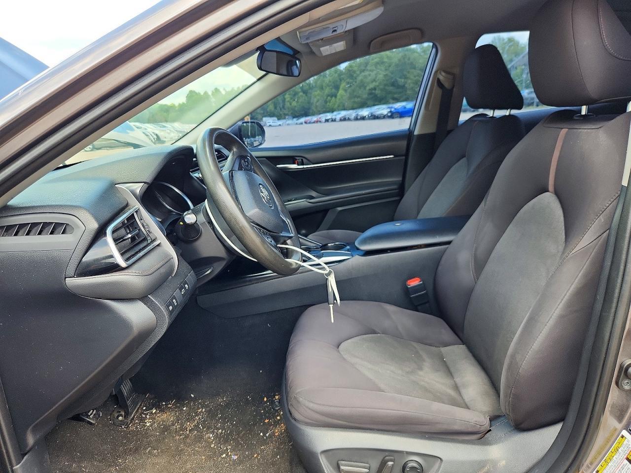 2018 Toyota Camry Le - zdjęcie 7