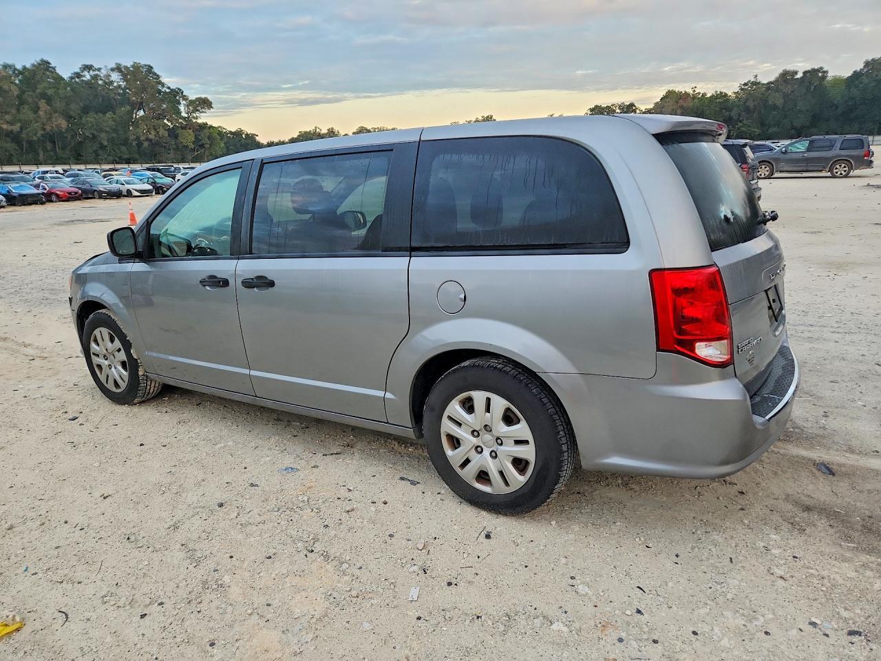 2019 Dodge Grand Caravan Se - zdjęcie 2