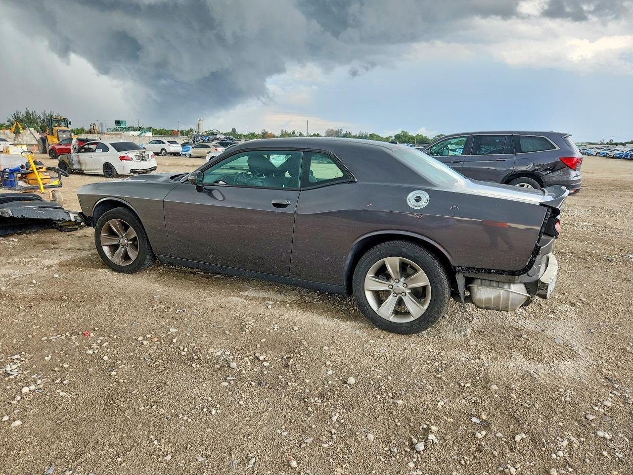 2018 Dodge Challenger Sxt - zdjęcie 2