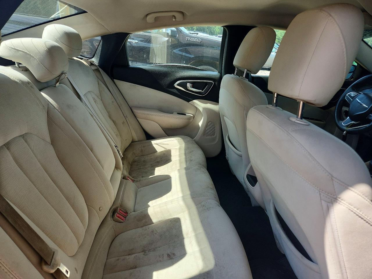 2016 Chrysler 200 Limited - zdjęcie 10