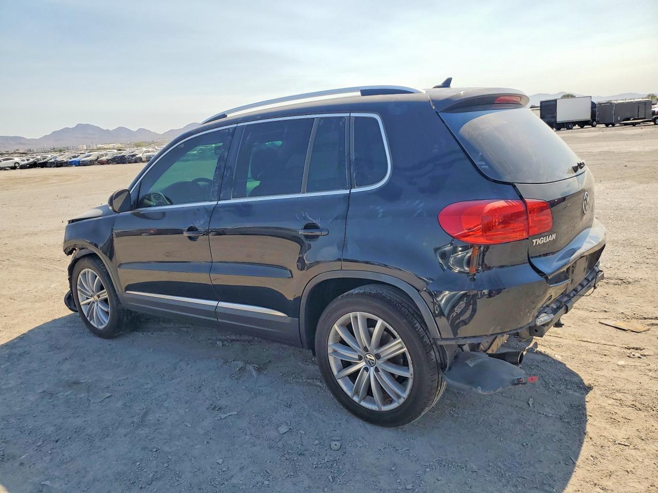 2015 Volkswagen Tiguan S - zdjęcie 2