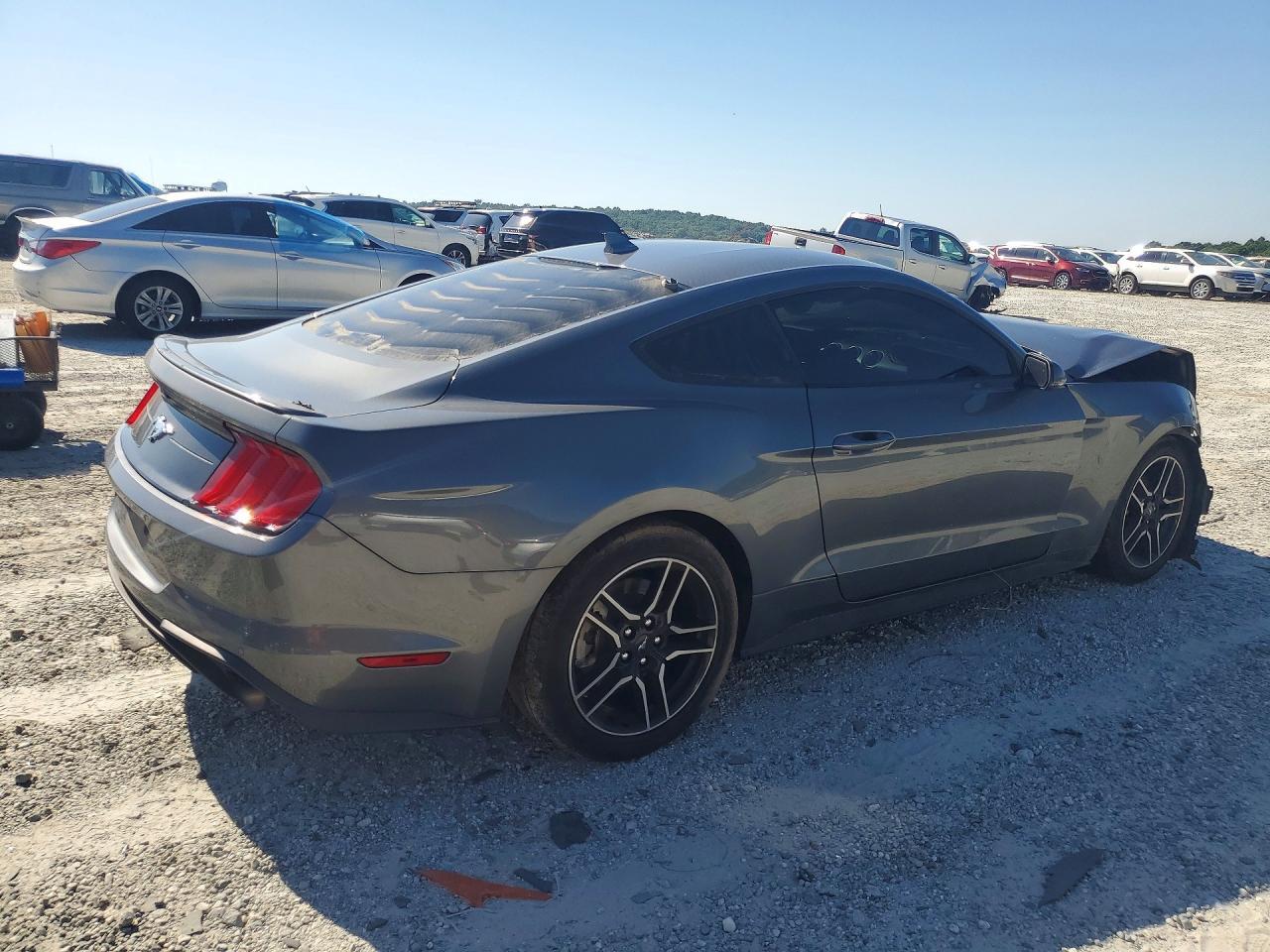 2021 Ford Mustang - zdjęcie 3