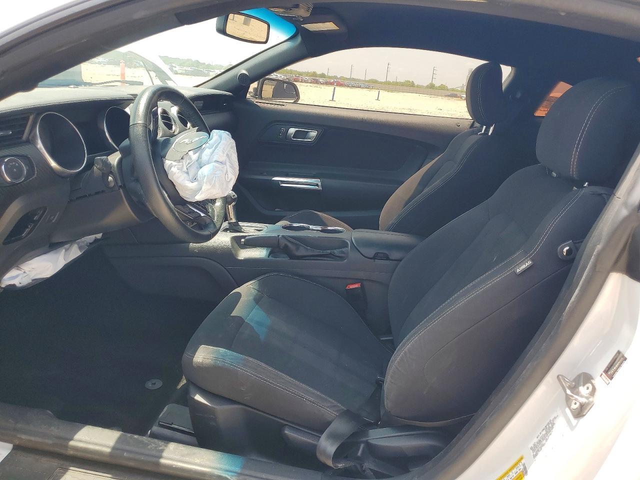 2019 Ford Mustang - zdjęcie 7