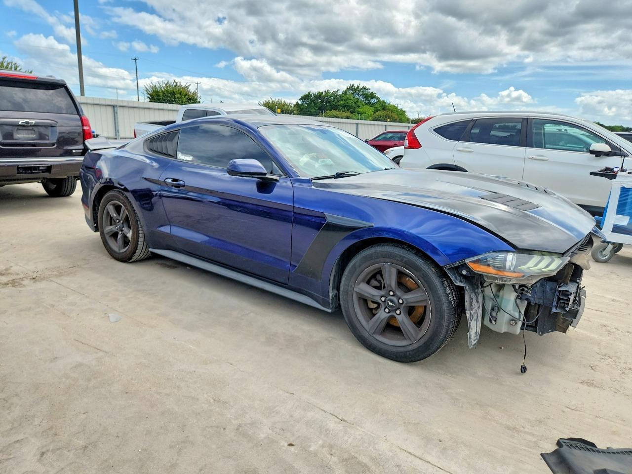 2019 Ford Mustang - zdjęcie 4