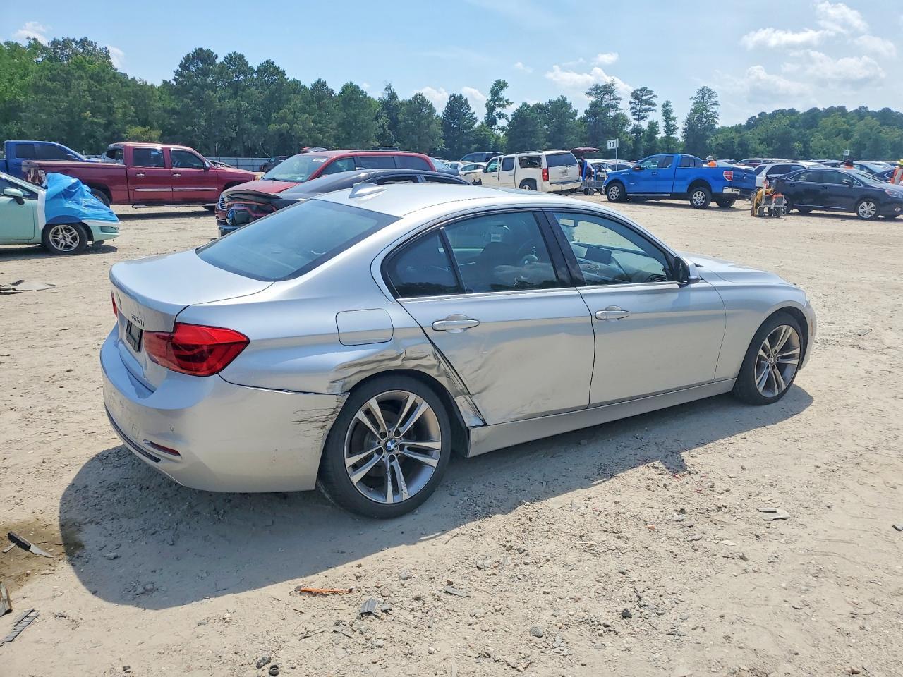 2018 BMW Seria 3 330i - zdjęcie 3