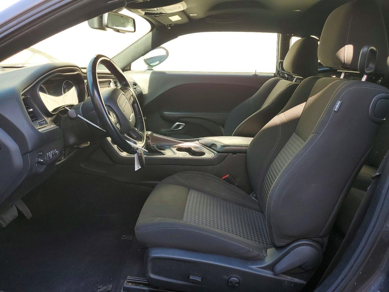 2022 Dodge Challenger Sxt - zdjęcie 7