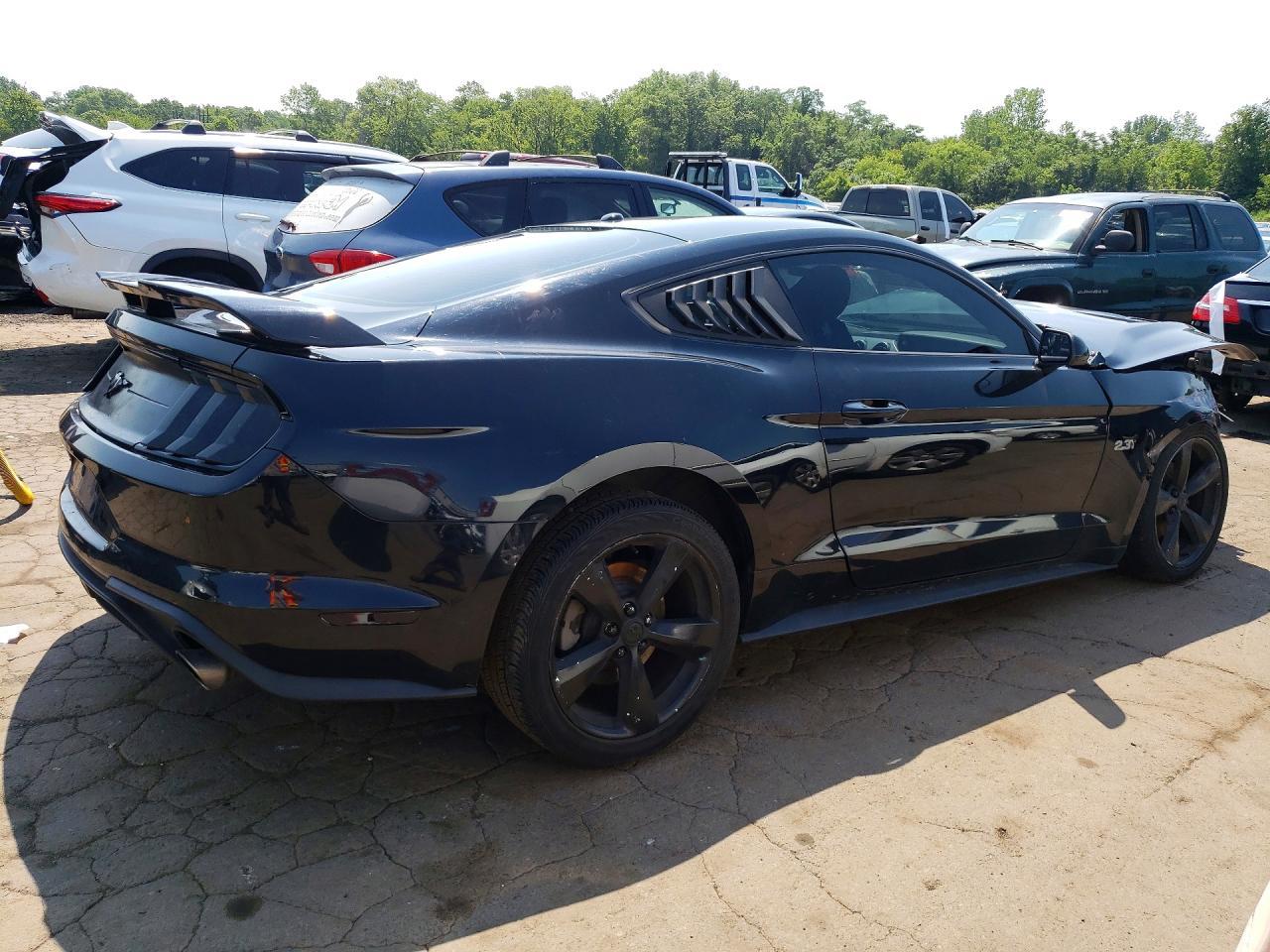2019 Ford Mustang - zdjęcie 3