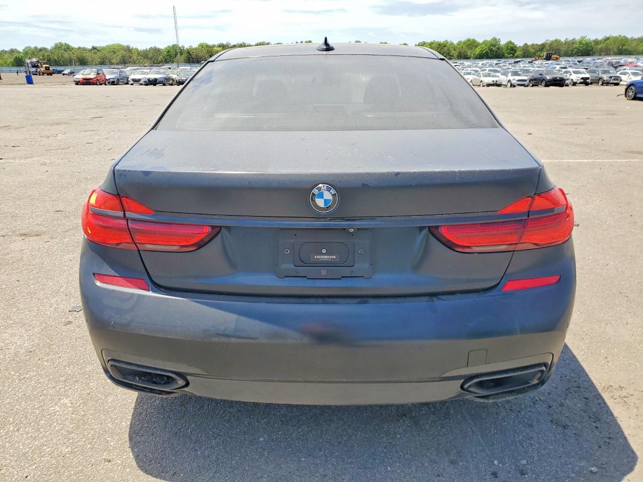 2017 BMW 740 I - zdjęcie 6