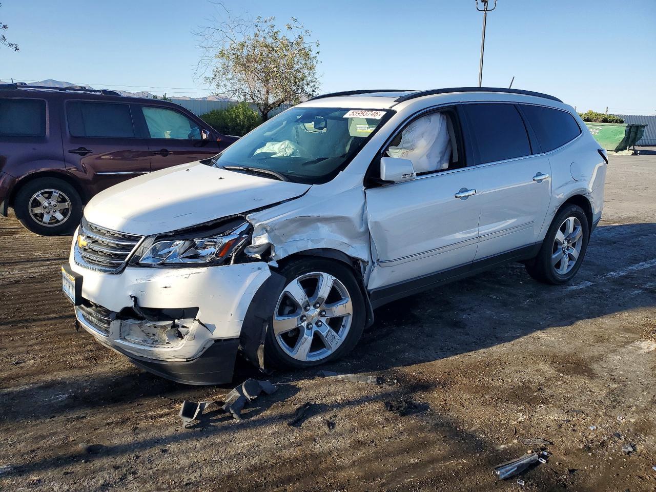 2017 Chevrolet Traverse Premier - zdjęcie główne